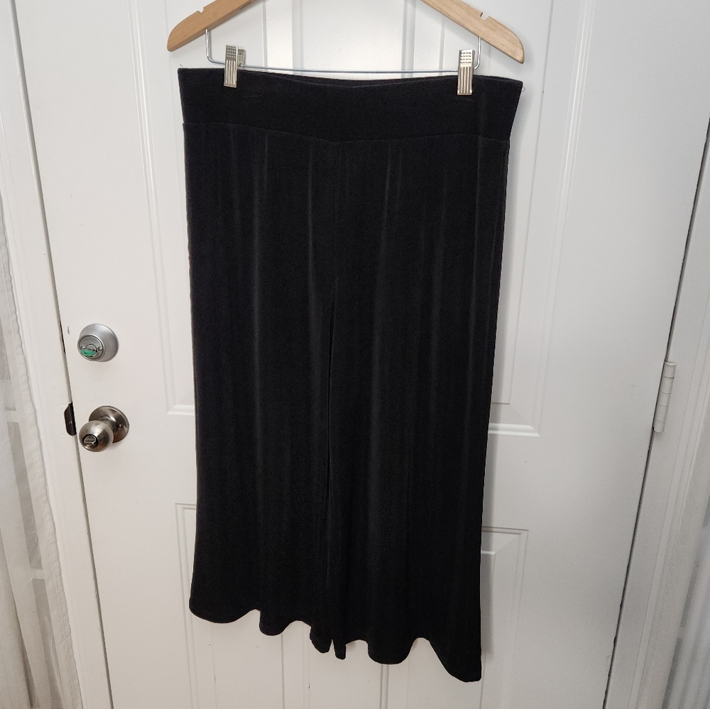 Chico's TRAVELERS Easy Pack Easy Wear Black CROPPED Pants  Size Chico's 3=XL=16‎